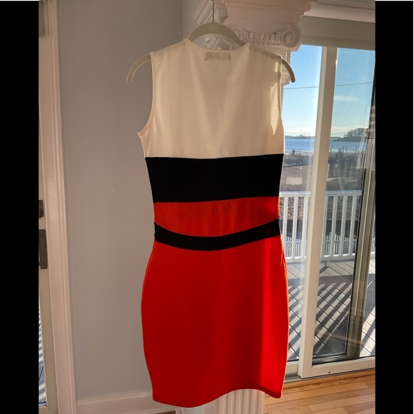 Dress - Picture 2 of 4